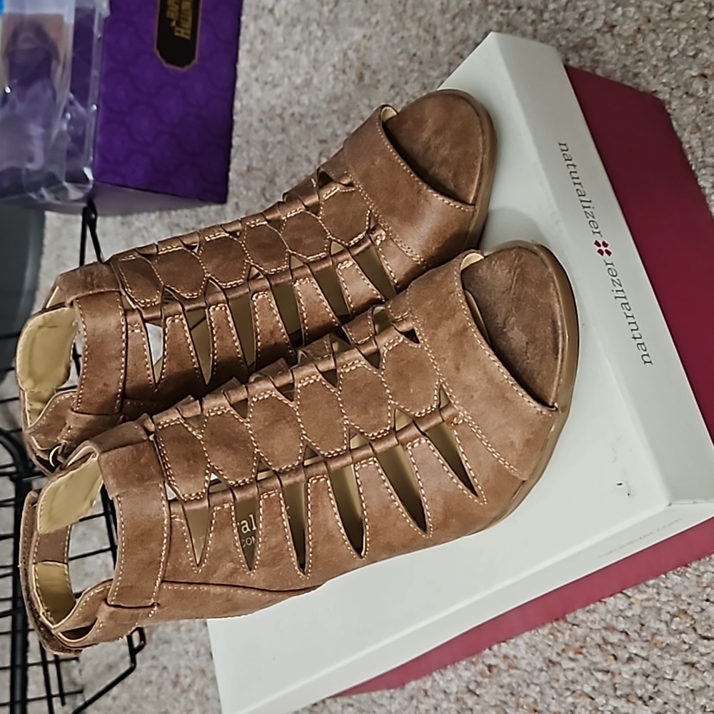 Naturalizer Peep Toe